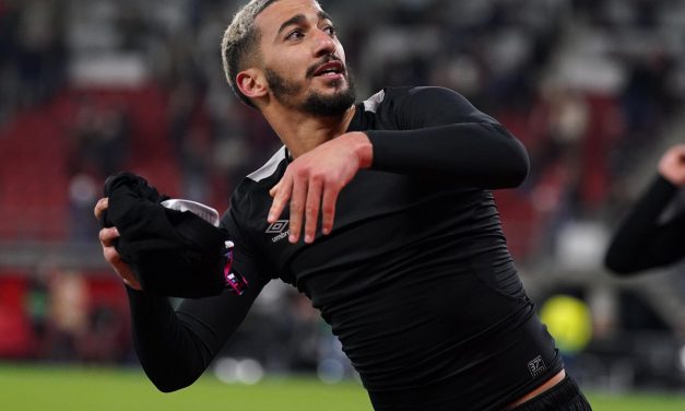 UEFA to investigate trouble after AZ Alkmaar-West Ham tie
