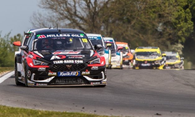 Thompson shows tenacity on tough weekend at Snetterton