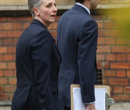 Trans activists disrupt Kathleen Stock speech at Oxford Union | Transgender