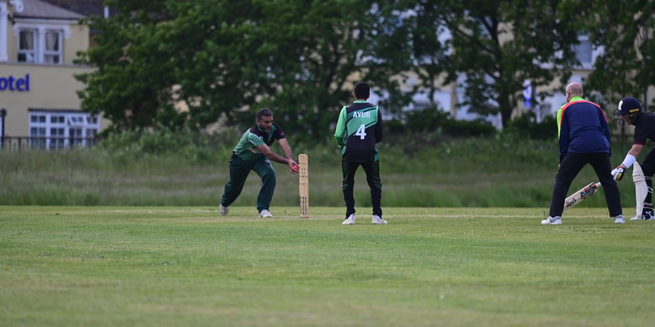 Ilford CC come up short against Fives & Heronians rivals
