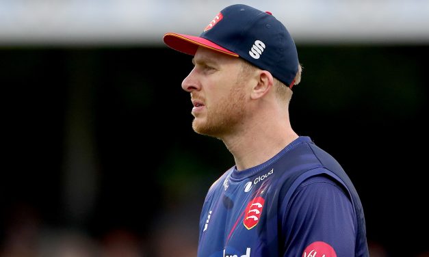 Vitality Blast: Harmer hat-trick helps Essex beat Sussex