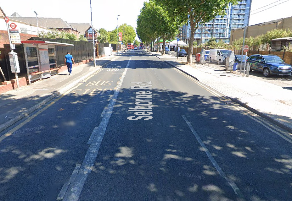 Officers injured after call to Walthamstow bus incident