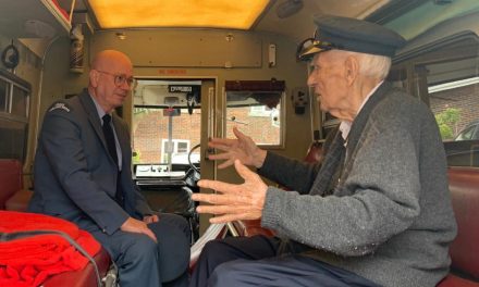 Former Romford lifesaver, 98, gets vintage ambulance visit