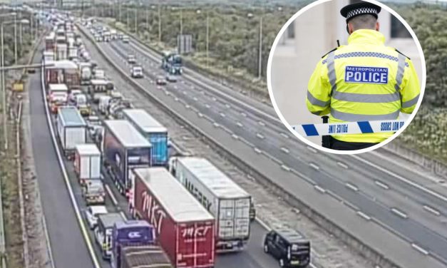 M25 J28 – J29: Motorcyclist in hospital after crash with van