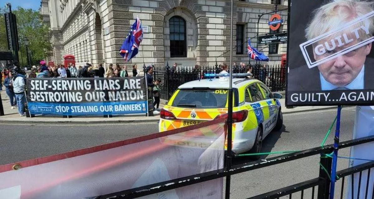 Downing Street locked down over suspect package reports