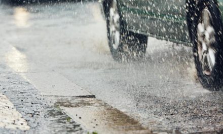 Should you drive in a thunderstorm? See the Met Office advice