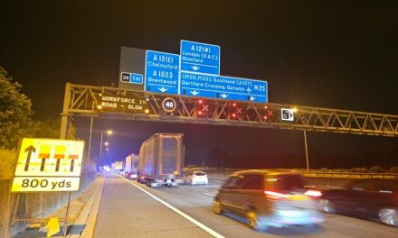 Warning as police deal with drivers on closed M25 lane
