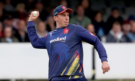 Dan Lawrence to leave Essex and join Surrey in 2024