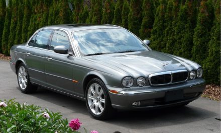 Brentwood Council uses Jaguar XJ8 for official duties