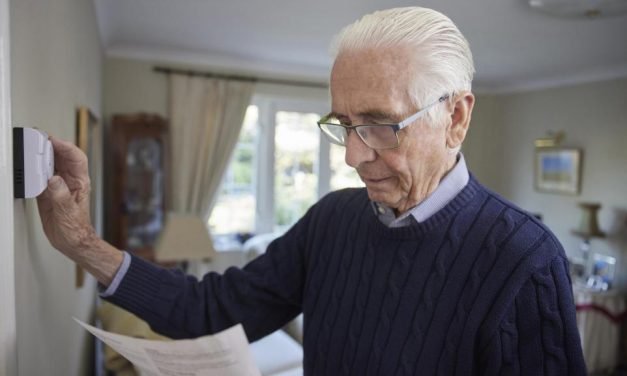 Ofgem energy meter readings: Energy bills set to fall by £426
