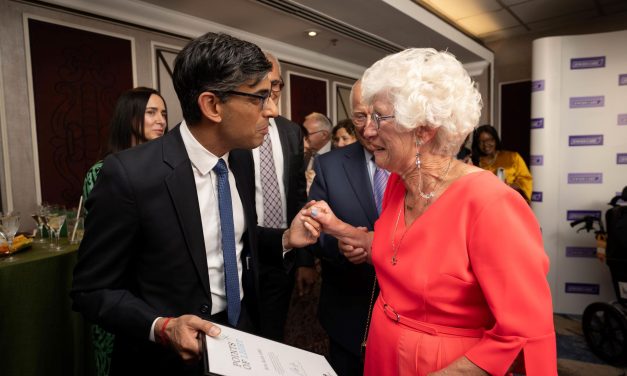 Jewish Care volunteer gets ‘point of light’ award from Sunak