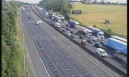Recap: Queues towards Brentwood of 'over an hour' on M25 after crash