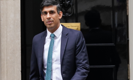 Rishi Sunak pictured next to UK’s tallest MP in funny picture