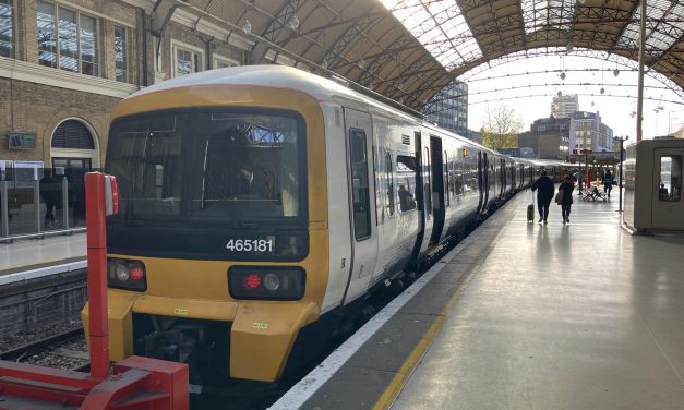 What London railway ticket offices are proposed for closure?