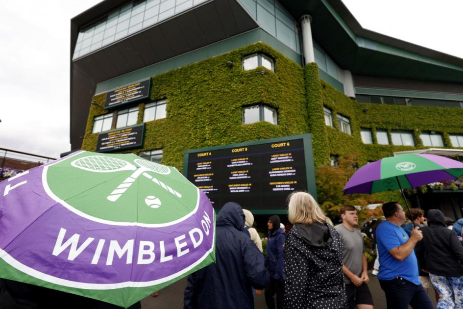 Who won Wimbledon in 2022 and what is the prize for winning?