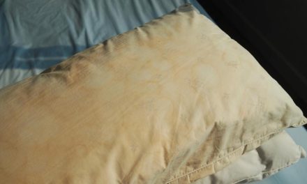 How to get rid of yellow stains on pillows using Mrs Hinch tip?