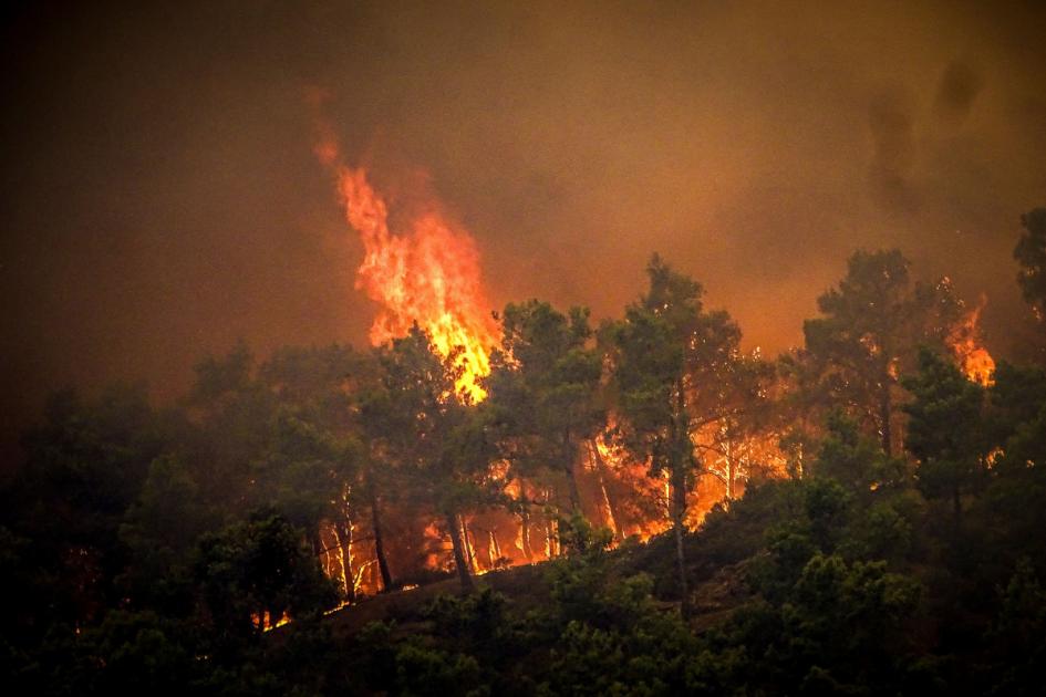 What to in a forest fire as Spain updates travel advice