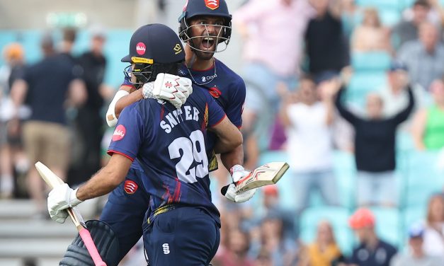Vitality Blast: Essex win last-ball thriller at Surrey
