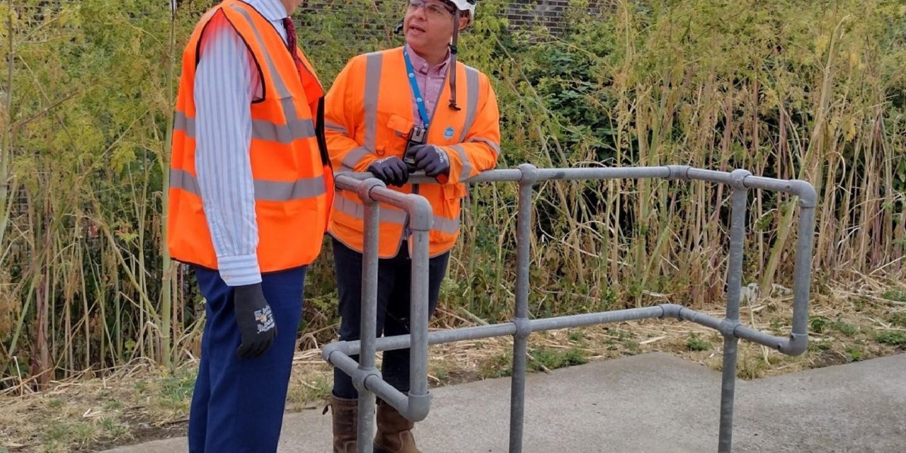 Stephen Timms MP visits Thames Water sewage plant aiming to go greener