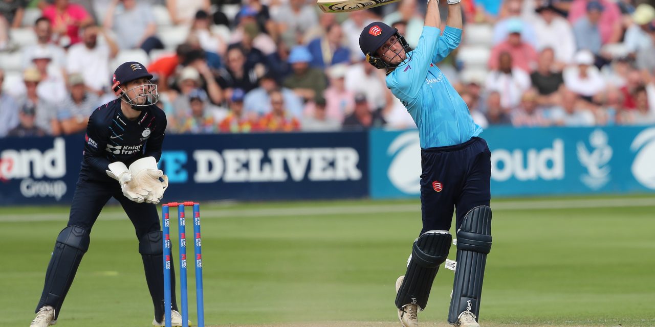 Essex beat Middlesex in Metro Bank One Day Cup thriller