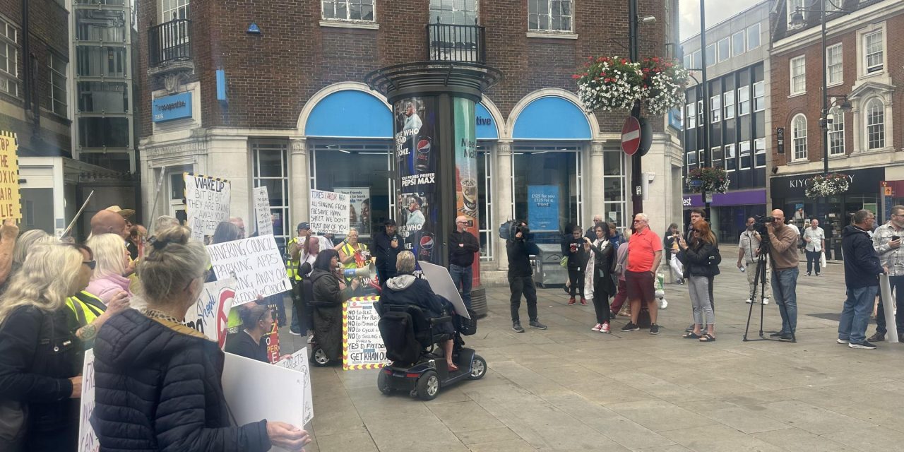 ULEZ expansion: Protesters march in Romford town centre