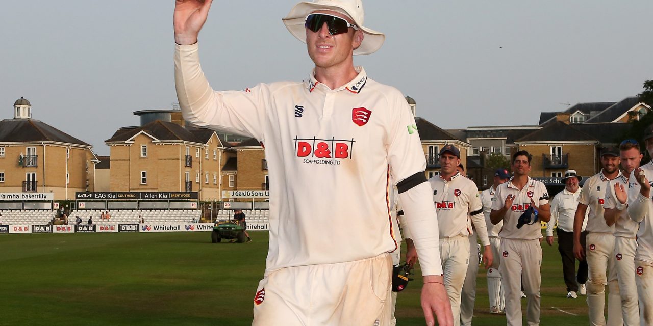 County Championship: Essex beat Middlesex to maintain bid