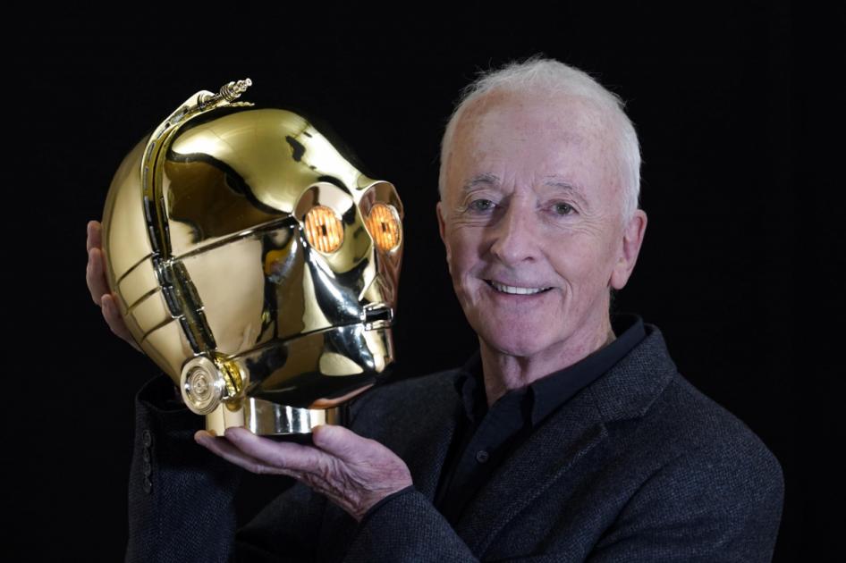 C-3PO head from first Star Wars movie to be sold for £1m