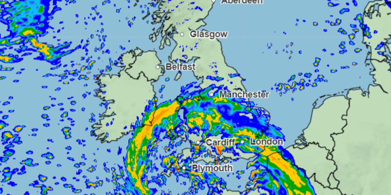 Storm Ciaran tracker: Met Office shows time storm will hit