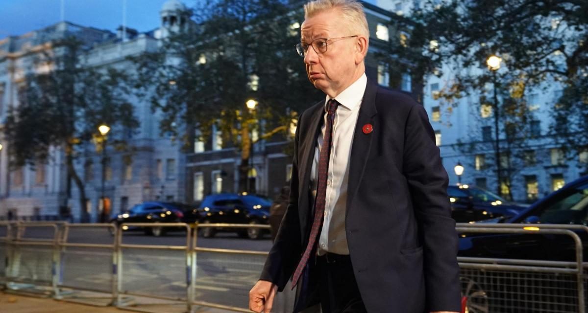 Michael Gove accused of staging Victoria Station incident