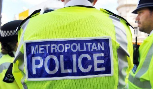 Met Police detective who sent racist messages keeps job